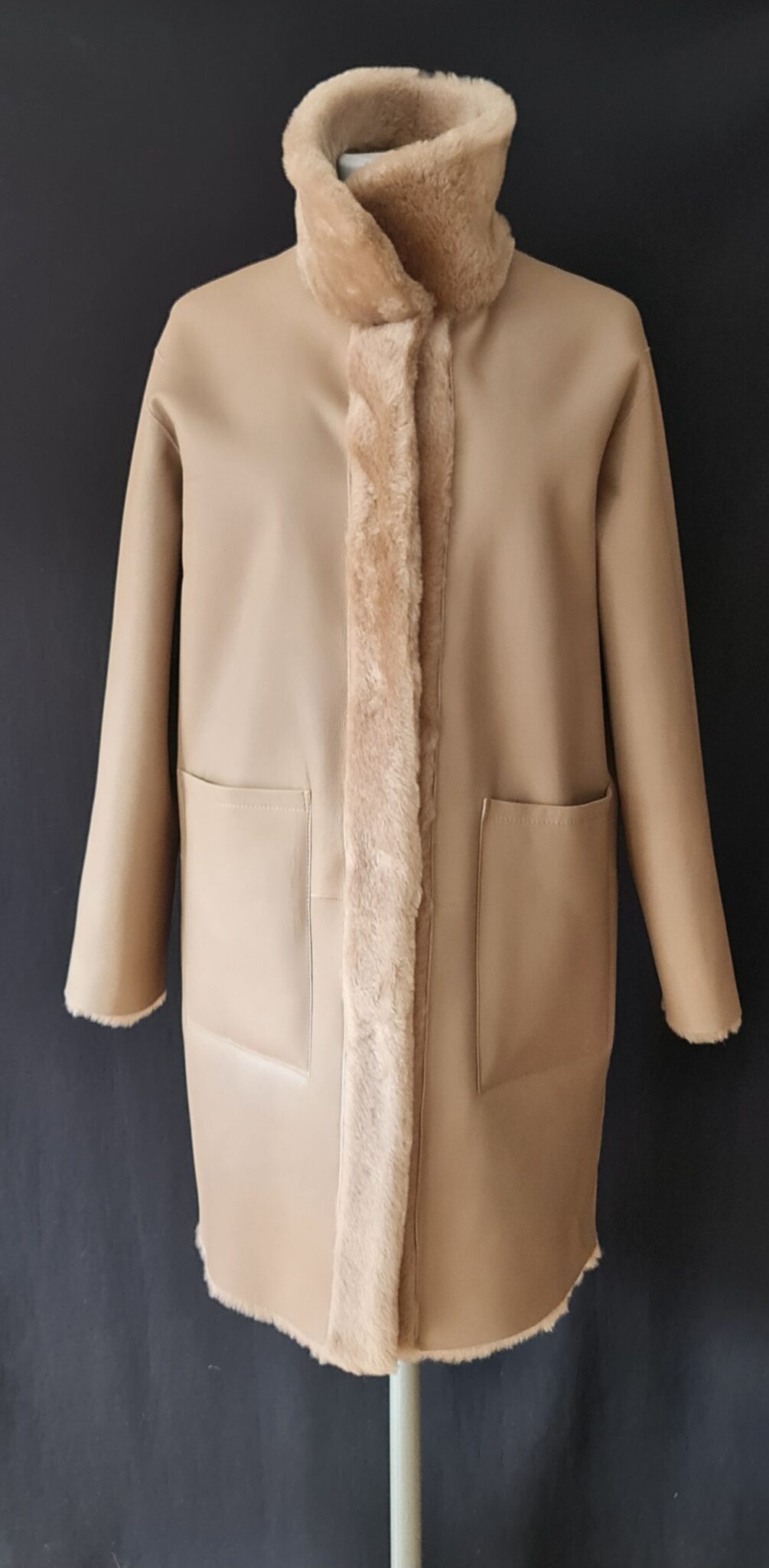 Mid-length shearling coat (Reversible) – photo 2