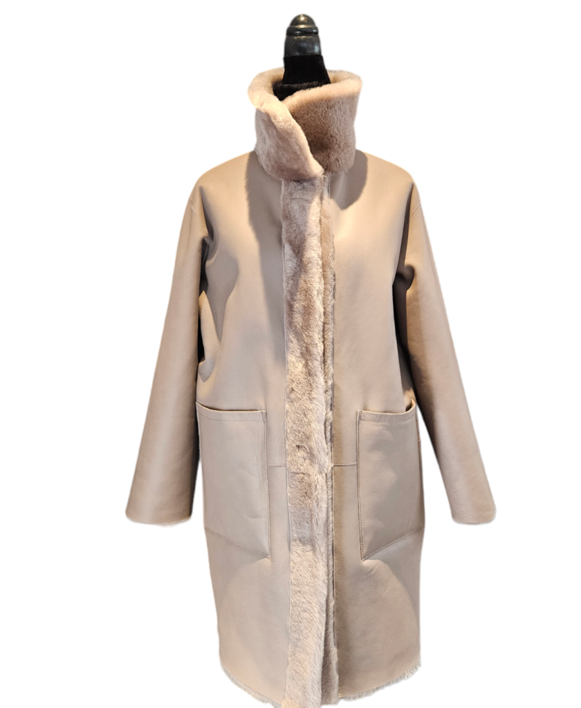 Mid-length shearling coat (Reversible) – photo 5