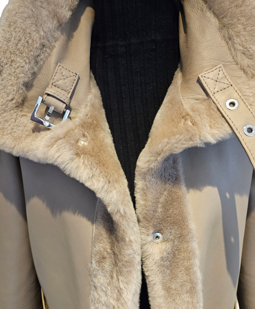 Mid-length shearling coat (Reversible) – photo 8