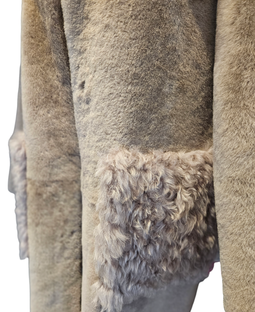 Mid-length shearling coat (Reversible) – photo 9